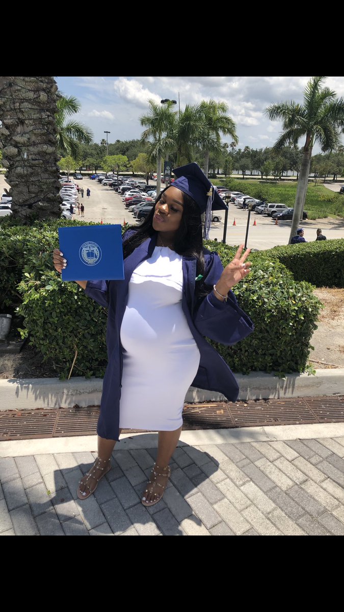 _Janecaaa's tweet photo. Graduated a whole semester early just for you, Every little thing I do will be for you I want you to know how I hard i worked and the best is yet to come ❗️#4MYSON💙 https://t.co/X9uQdZ3rrb