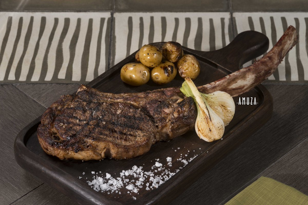 spassomid's tweet photo. TOMAHAWK - impressive!
.
.
#meatlover #delicious #fun #friends #follow #foodie #instagram https://t.co/Hqvb8MHZvF