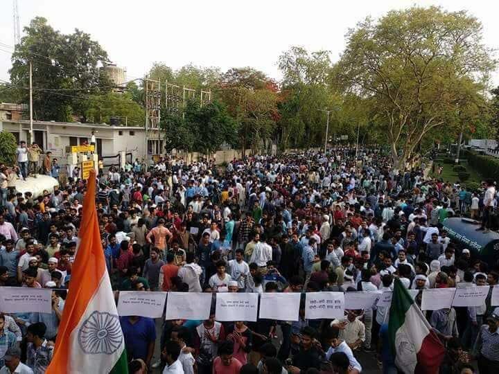 DrZiiiiiii's tweet photo. #WeAreOne #WeAreindians #WeAreSecular #WeStandforAmu
#WeStandwithAMU #IStandWitAMU #Alig https://t.co/w6Xy7PSJKc