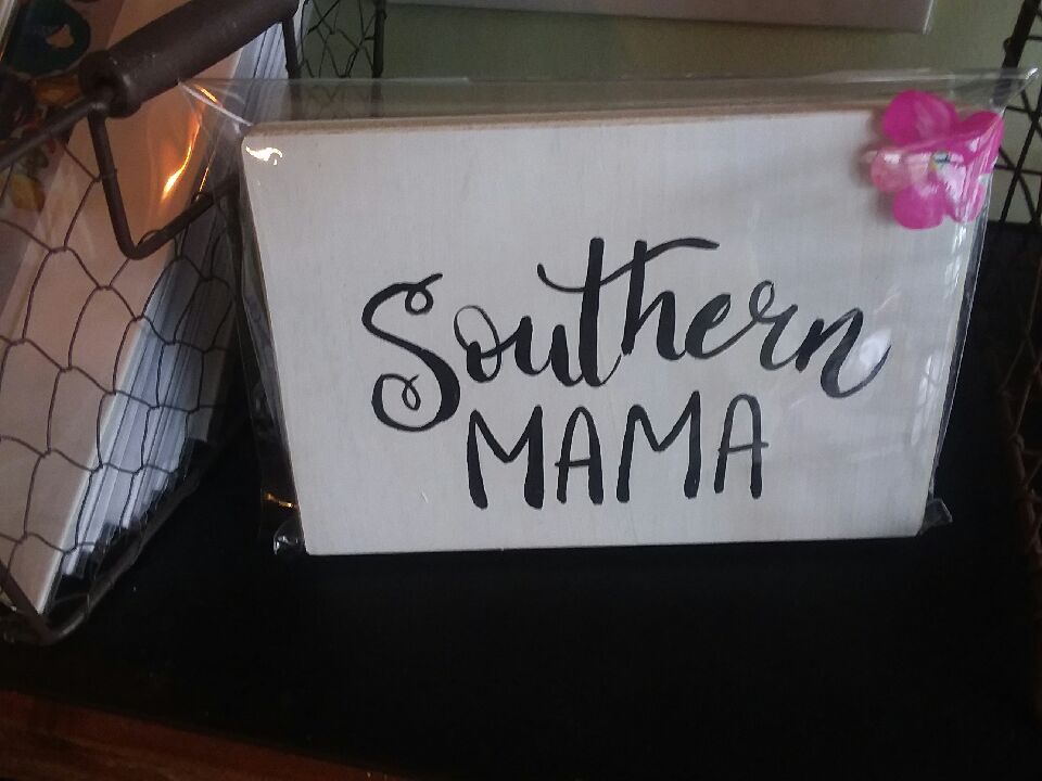 FarminOnFront's tweet photo. Looking for a present for your wonderful Mother for this #MothersDay? Stop by our store and pick up some great art!! #ShopLocal #ShopFarmin #ILM https://t.co/KpgmF61EyR