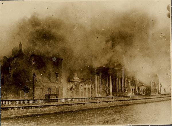We'd like to share these top five websites for tracing Church of Ireland ancestors, courtesy of <a href="/ancestryhour/">#AncestryHour - Tues Chat On Hold but ...</a> regular @ChrisMPaton familytr.ee/2IaFiM0