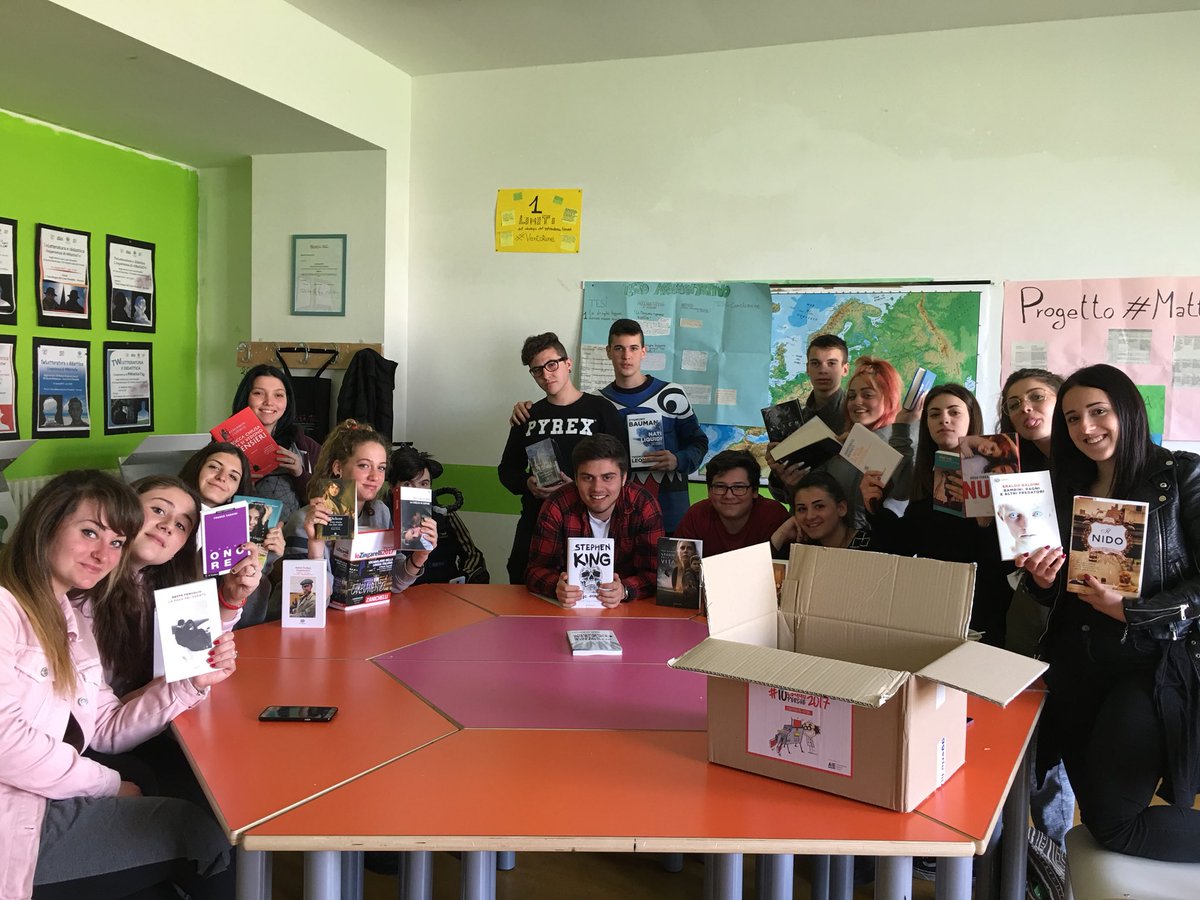 Podesti2G's tweet photo. Arrivati i libri !!#Ioleggoperché https://t.co/C0zU1gpTRG