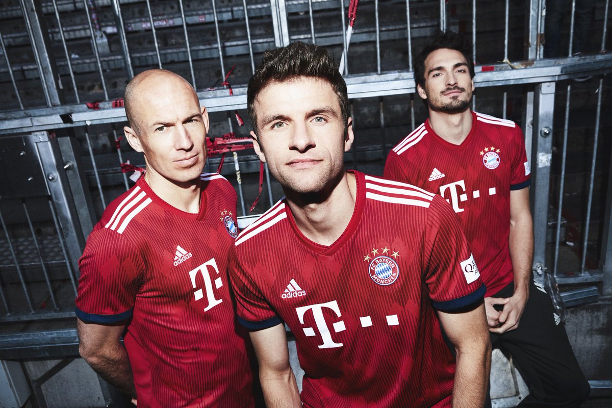 FC Bayern M\u00fcnchen Camisa larga gris claro-rojo moteado look casual Moda Camisas Camisas largas FC Bayern München 