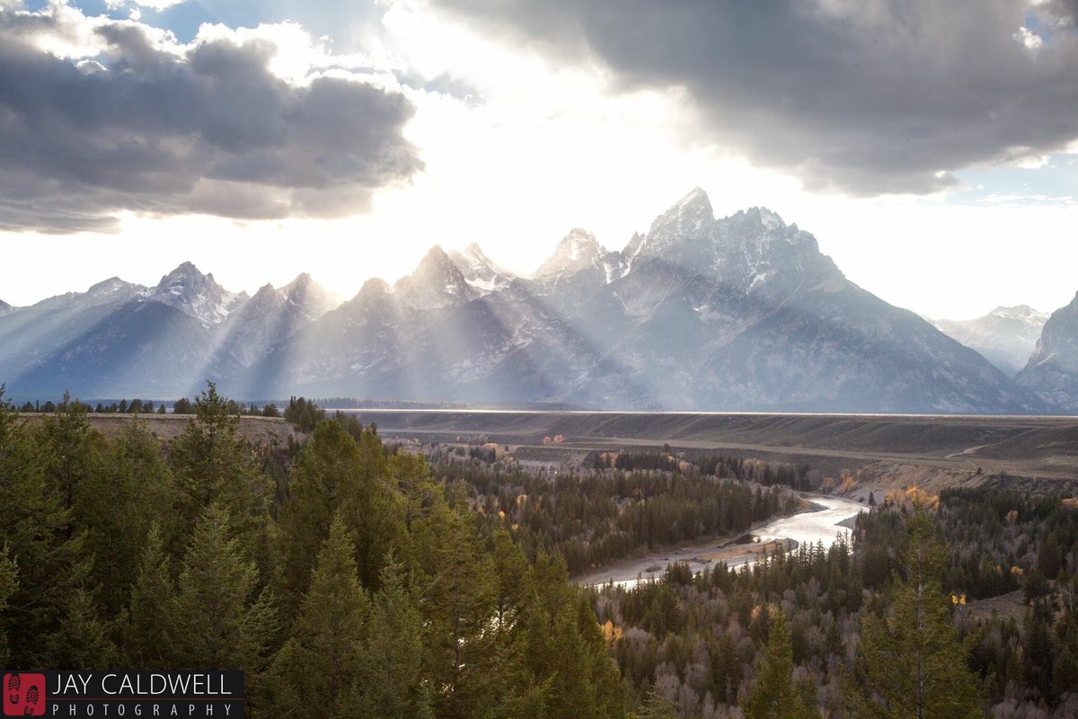 Snake River Overlook @GrandTetonNPS #teamcanon #loweprobags #hikingadventures #flyfishing #camping #landscapephotography #adventuretravel #outdoors