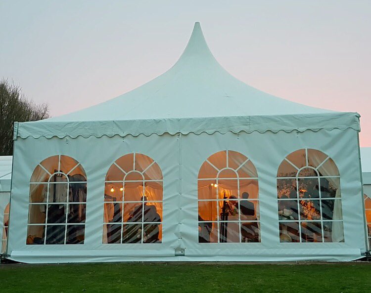 NettlesteadPL's tweet image. Hope everyone had a lovely bank holiday weekend! Here is our Witches Hat at this weekends event... stunning 💛 #wedding #weddingseason #kentishwedding #kent #love #backtowork #stunning #gardens #views #venue