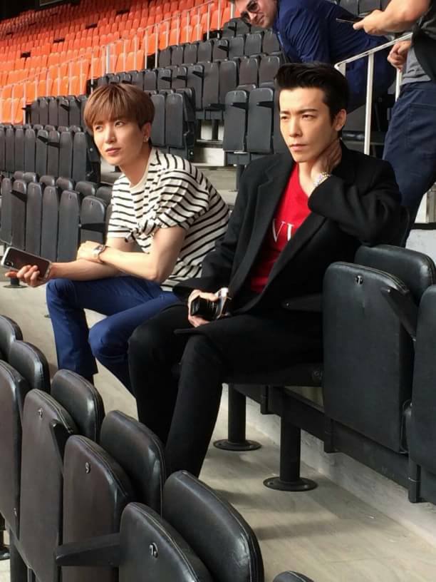 LakaPJS's tweet photo. [SJ] 180505 LaLiga西甲联赛 Weibo Update with Leeteuk and Donghae [23P] https://t.co/HRgOPRjgYr https://t.co/uaLK134oVN