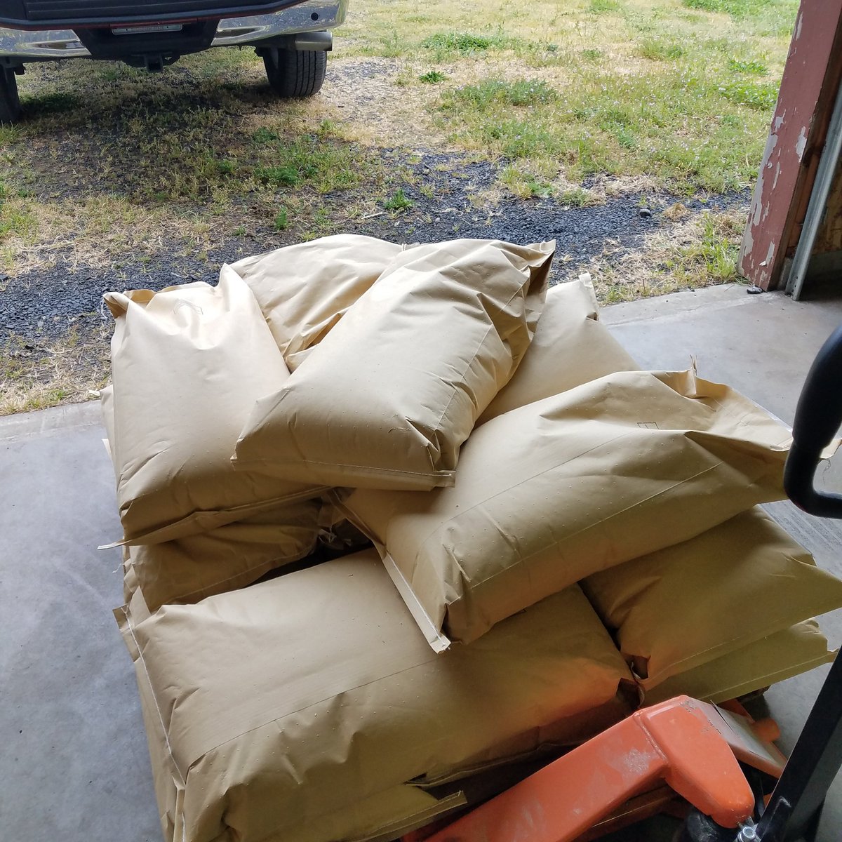 CRDistillery's tweet photo. Malted corn headed for the distillery. 
#CowlitzRiverDistillery #crd #whiskey #SmokeyValleyVodka #SmokeyValleymoonshine #craftspirirts https://t.co/5LhiYq4CF8