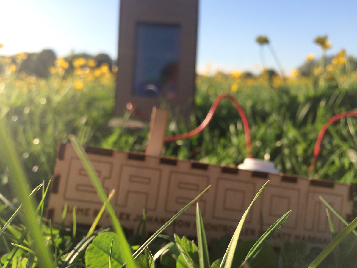 installreq's tweet photo. Here’s our cardboard arcade cabinet fully operational in a sunny field of flowers! 🌼🌼🌼 #altctrl #makeymakey #sunshine #games #arcade https://t.co/FYleE8rkaG