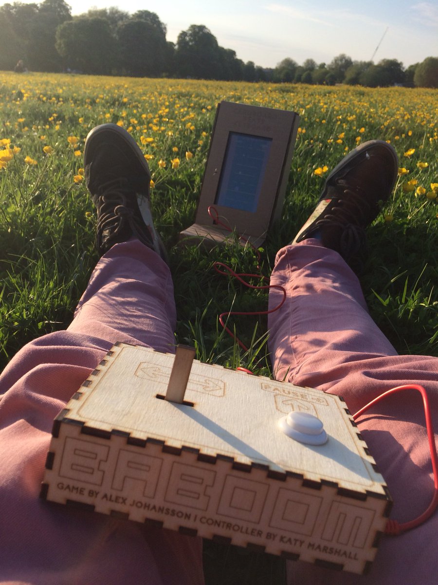 installreq's tweet photo. Here’s our cardboard arcade cabinet fully operational in a sunny field of flowers! 🌼🌼🌼 #altctrl #makeymakey #sunshine #games #arcade https://t.co/FYleE8rkaG