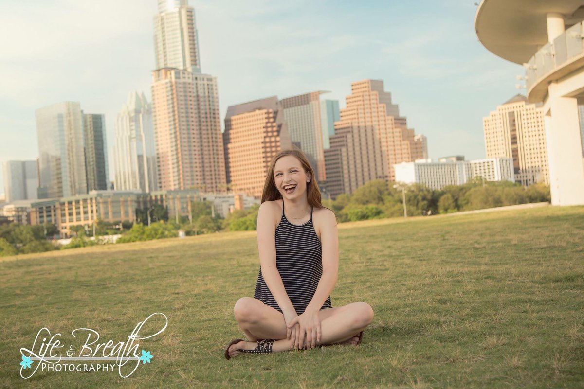 LifeandBreathTX's tweet photo. Loved spending time with Miss Megan!  Her mom is going to miss her like crazy when she heads off to college...but I know she’s SUPER proud of her!  Go get it Megan...the world is yours!  #roundrockseniorphotographer #pflugervilleseniorphotographer #austinseniorphotographer https://t.co/pMXkoiiDJW