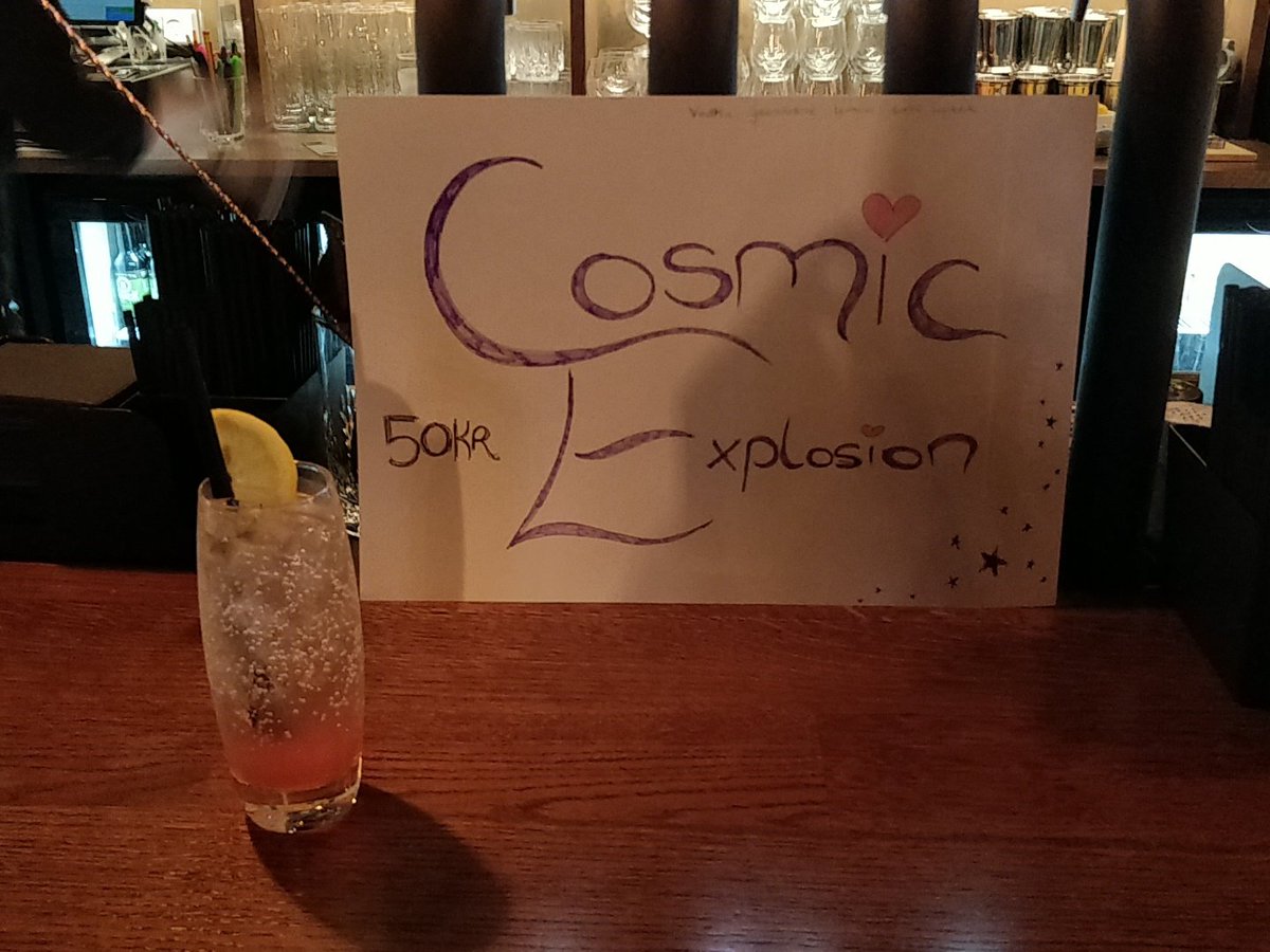 AoTAarhus's tweet photo. Tir Na  Nog made a delicious drink for us  tonight  to  go with the  theme  of  Supernovae and  galaxies, The Cosmic Explosion 😎👍🍹🍀 https://t.co/KovnXzOwW3