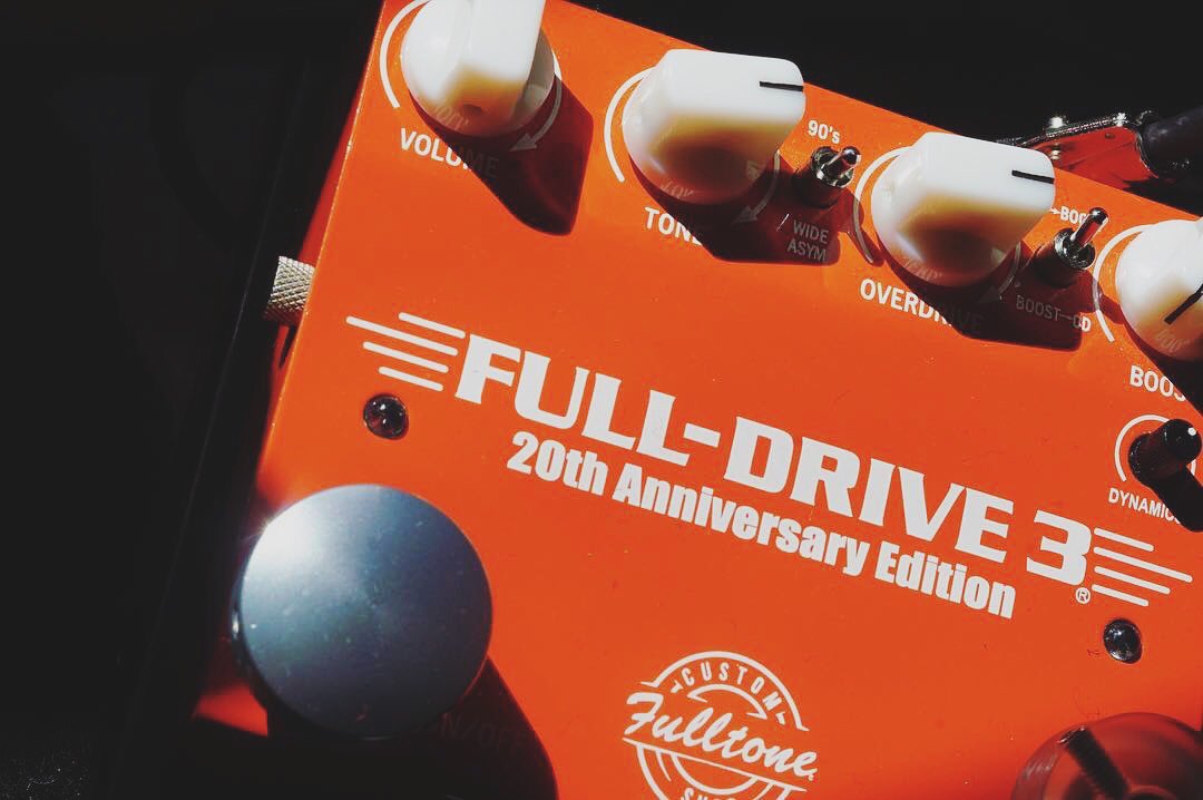 BarefootButtons's tweet photo. Spotted on @jackhinksmusic 👌🏽 #barefootbuttons
#fulltoneeffects https://t.co/5WGR9JcGBP