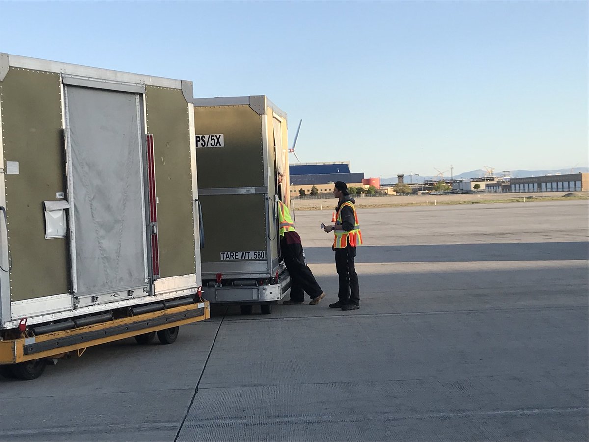 #caughtsafely <a href="/upsgatewayslc/">SLC Gateway</a> @DesertMTUPSers <a href="/luke_brwnldr/">Luke Mathews</a> Chris Salt Lake Gateway supervisor doing a double check inside containers for safety of flight
