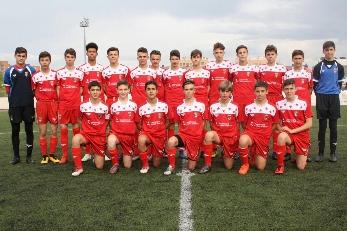 RFFM_oficial's tweet photo. #SeMadrid #Sub14
Esta tarde los infantiles de @nachoferrerSC han tenido amistoso ⚽️ ante el #InfantilA del @RayoVallecano en su Ciudad Deportiva 🏟. Agradecer al conjunto franjirrojo su acogida! 👍🏼 https://t.co/6Rii5wjoJ3