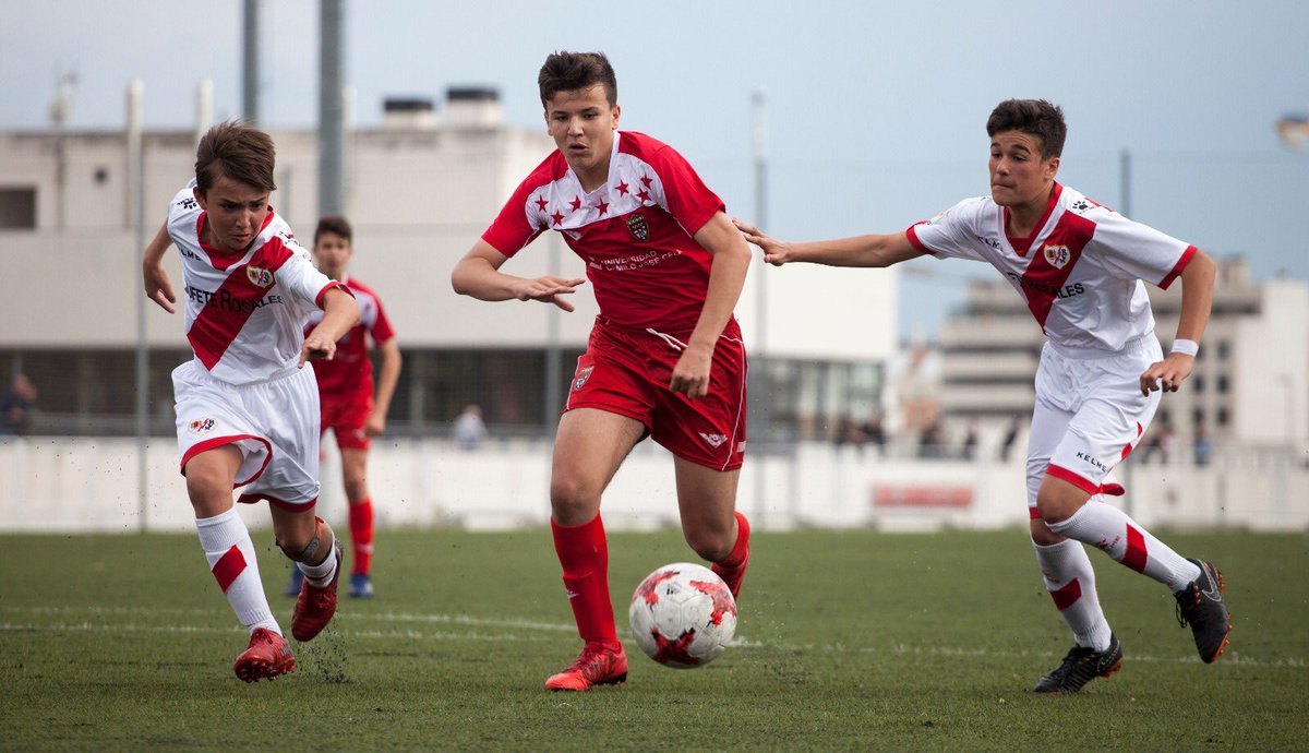 RFFM_oficial's tweet photo. #SeMadrid #Sub14
Esta tarde los infantiles de @nachoferrerSC han tenido amistoso ⚽️ ante el #InfantilA del @RayoVallecano en su Ciudad Deportiva 🏟. Agradecer al conjunto franjirrojo su acogida! 👍🏼 https://t.co/6Rii5wjoJ3