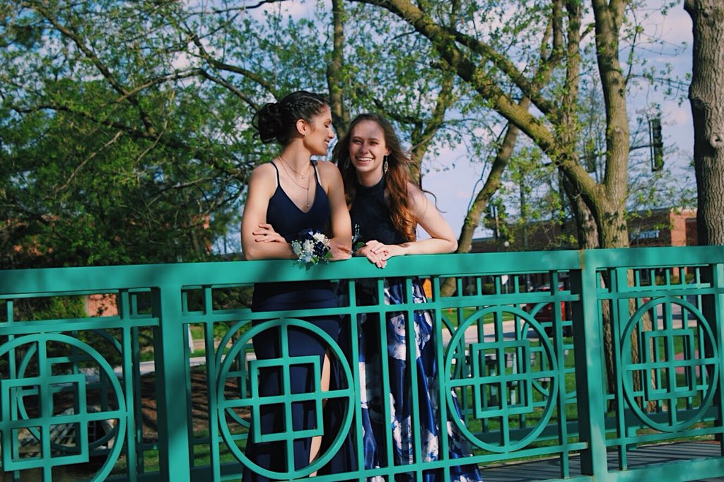 Deonna_99's tweet photo. Lesbehonest prom was amazing with you❤️ https://t.co/qAInuLsKbz