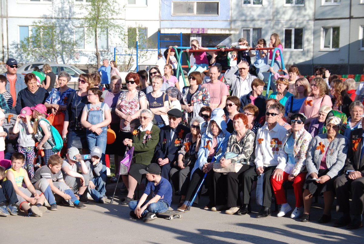 69Genka's tweet photo. Сегодня 8 мая микрорайон "Северный" округа №17 поздравлял с Днем Великой Победы своих ветеранов Великой Отечественной Войны.Все это организованно при совместном участии ПАО "Куйбышевазот", Генията Газизулина, УК "Квартал", ЖЭУ 158 Квартал, Автошколы имени В. П. Мурзина, ТОС-22. https://t.co/zvwbnFNSyt