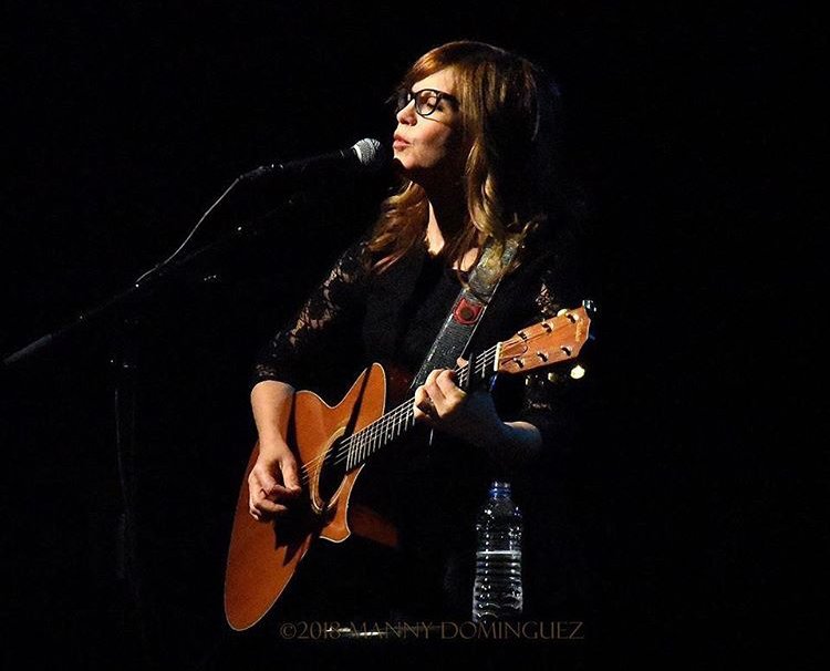 I'm thrilled to announce more new shows this fall! Am I coming to a city near you? lisaloeb.com/tour Photo: Front Row Promotions
