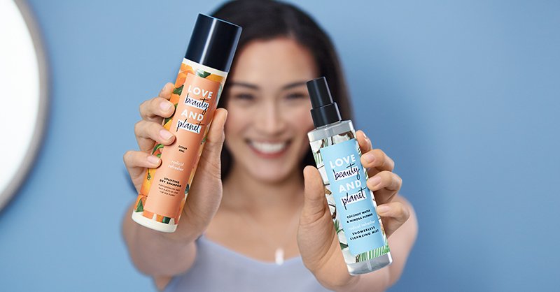 beautyandplanet's tweet photo. our citrus dry shampoo and coconut water showerless cleansing mist are two secret weapons we’re more than happy to share 😉 https://t.co/NsPNtmDfMR