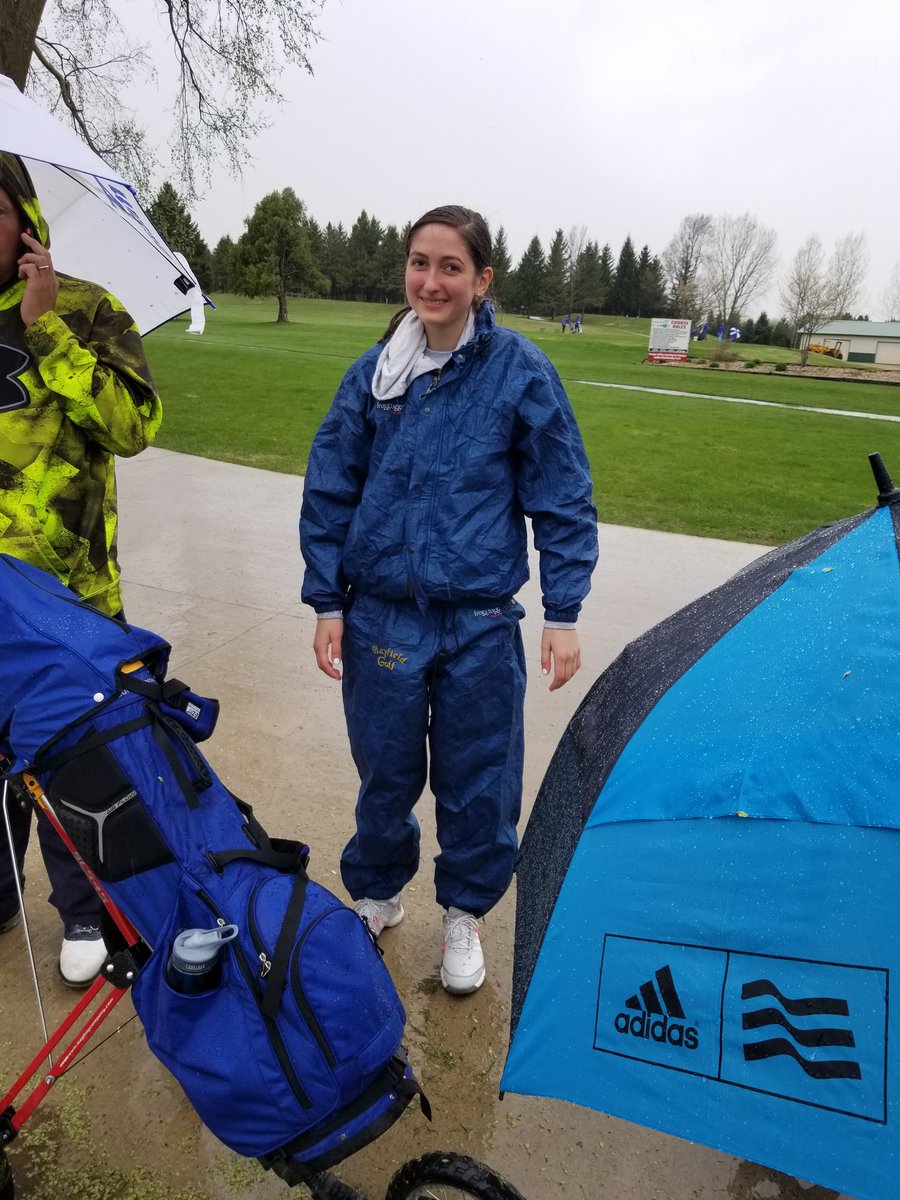 HHSGOLF1's tweet photo. Nothing better than golfing in the rain 😂😂😂 https://t.co/zcgzmGN7XP