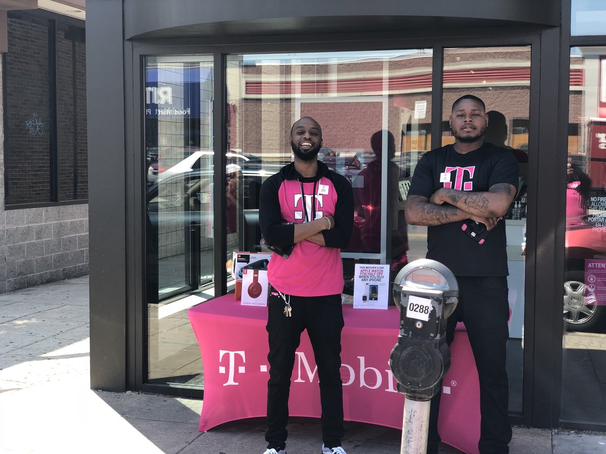 tiffthetechie's tweet image. What starts with a T and ends with a B and only one letter in the middle? Only the greatest option! #TMobileForBusiness plans are amazing options! $150 off iPhone 7, or maybe just a free phone! Stop in #LetsChat! See your local @TMobile #MobileExpert for amazing offers! #NERules