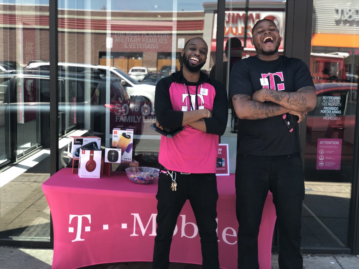 tiffthetechie's tweet image. What starts with a T and ends with a B and only one letter in the middle? Only the greatest option! #TMobileForBusiness plans are amazing options! $150 off iPhone 7, or maybe just a free phone! Stop in #LetsChat! See your local @TMobile #MobileExpert for amazing offers! #NERules