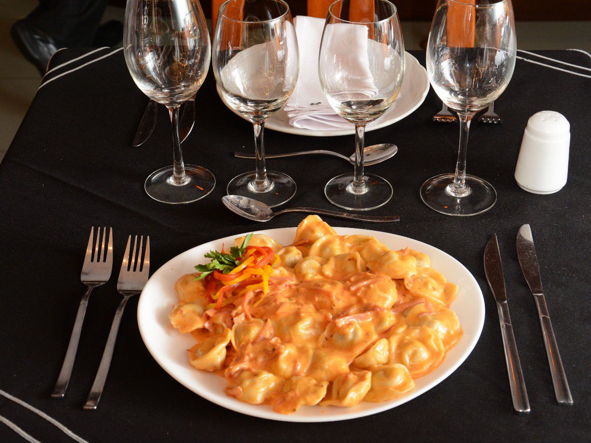 AdriQuattriniOk's tweet photo. Participa de los #premios que @DonSilvioFrigo tiene para vos. Una #CenaParaCuatro para celebrar junto a tus amigos en @DonCarlos_Resto. Da RT, comentรก, seguinos y seguรญ a @LosResto #CenaConAmigos #MesaParaCuatro #CuartetaResto #FelizMartes ๐ด๐ฅ๐ฒ๐จ๐ท๐ https://t.co/fVa8aKyO0R