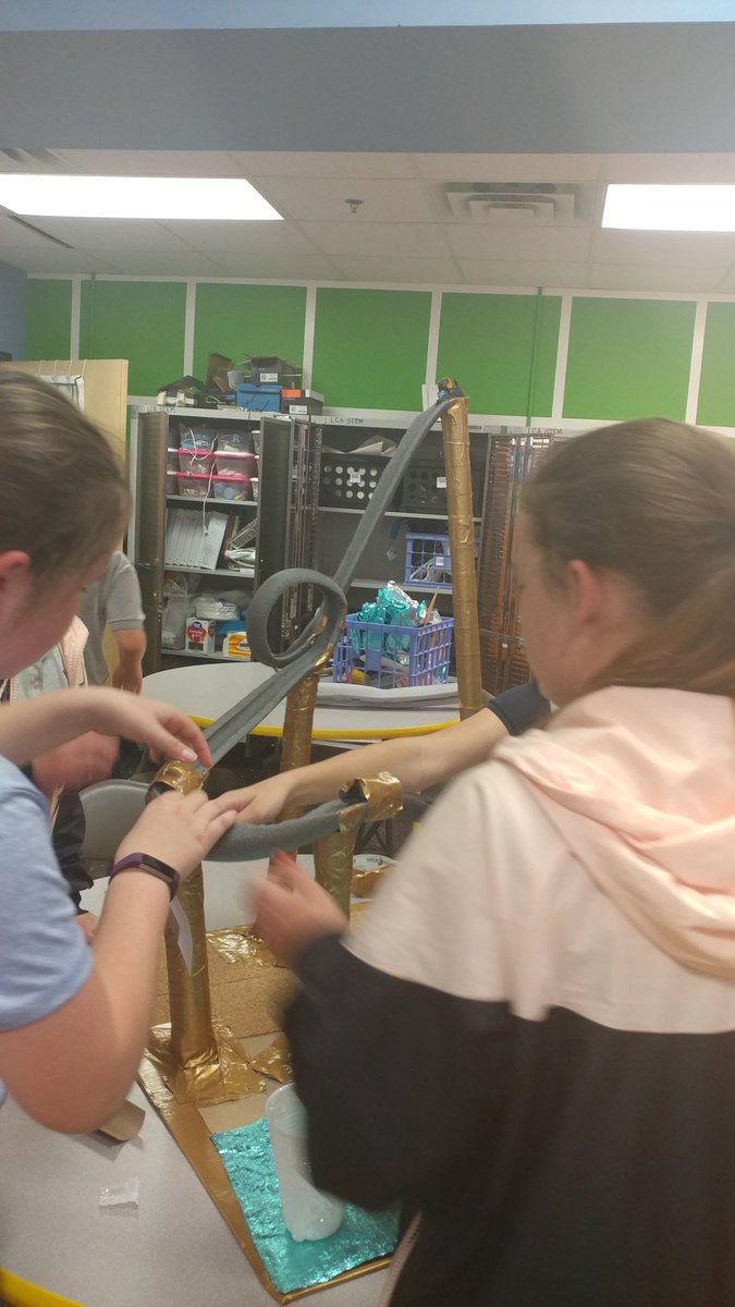 LCASTEMNation's tweet photo. STEM 5
#rockinrollercoasters
Watch out, KD! LCA is bringing it Friday! https://t.co/uATuevoRT9