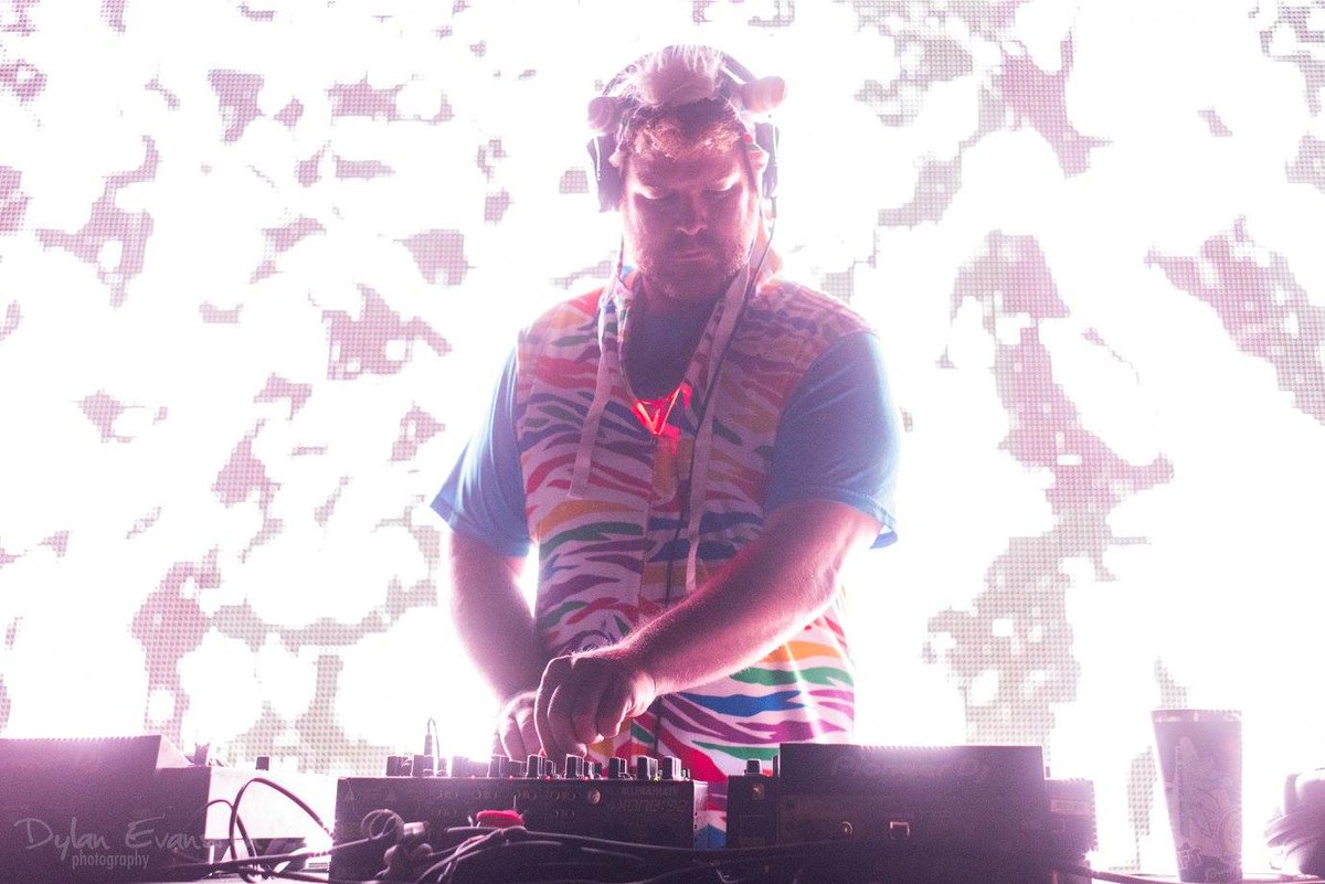 TectonicCamp's tweet photo. #SHIFTfestival2018 phase 2 lineup announce!
El Papachango
Danny Corn 
Barisone
Mr. Wu
Paranome
Garrett Rowley 
Vamarcha
Sheppard 
Ginkgo b2b Andy Warren
Backdoor Karaoke 
Cloud Six
Curt Carlyle
Svetlana Trantastic https://t.co/3abuYfqXxZ