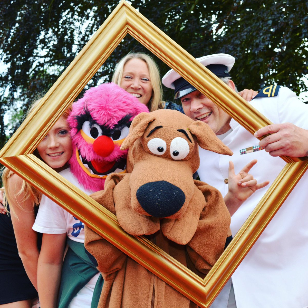EventPapsUK's tweet image. Summer is well and truly on the way and all this hot weather has brought out our silly side! Hope you spent the bank holiday weekend having fun in the sun with your nearest and dearest. #scoobydoobydoo #costumes #bankholidayfun #summertimesilliness #themedevents #eventpaparazzi