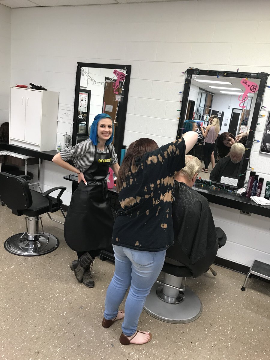 Fore_CHSCosmo's tweet photo. Seniors very last day of clients as a student! So proud of these ladies ☺️@CHSBlueDemons @EMHSMustangs @mcps_va @DweaverRick https://t.co/M1c3oAyCFH