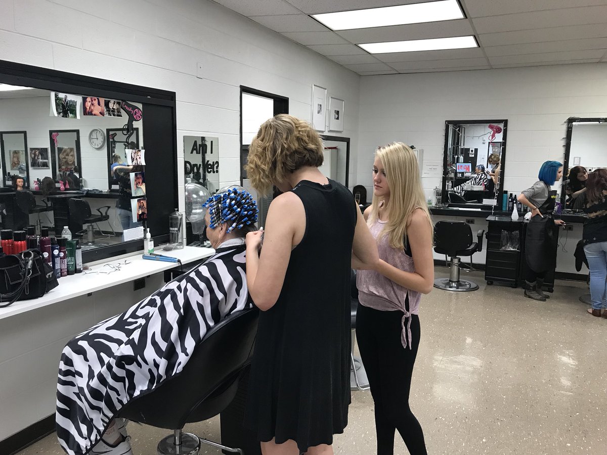Fore_CHSCosmo's tweet photo. Seniors very last day of clients as a student! So proud of these ladies ☺️@CHSBlueDemons @EMHSMustangs @mcps_va @DweaverRick https://t.co/M1c3oAyCFH
