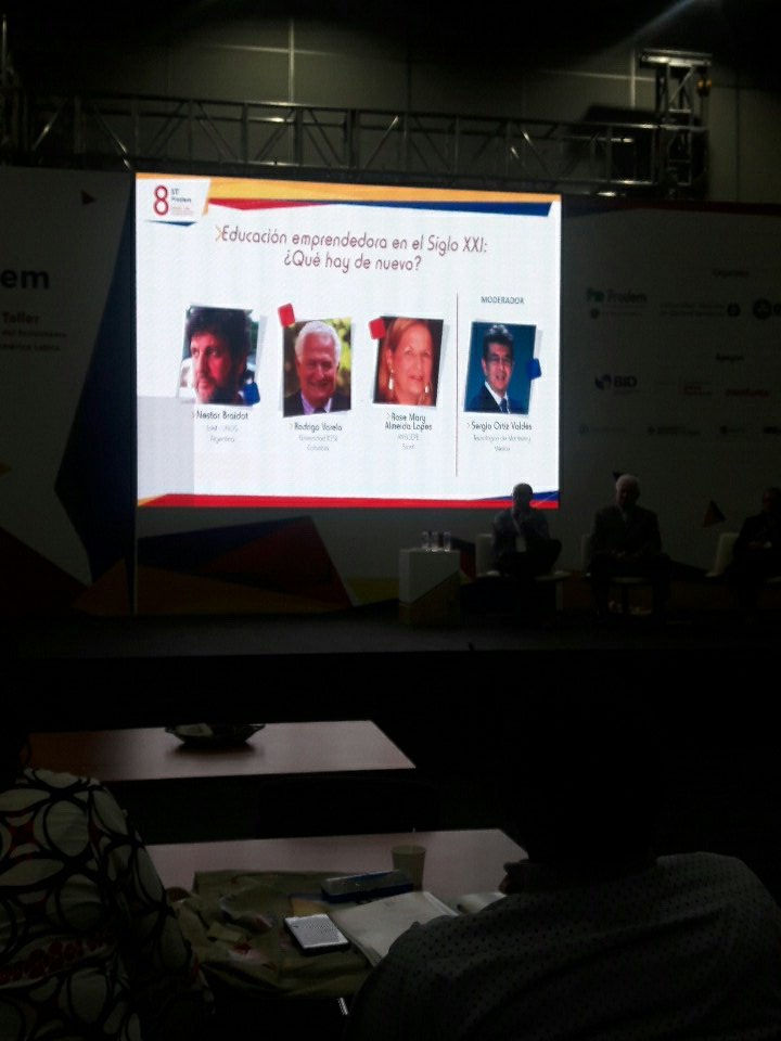 ElenaGasparriOk's tweet photo. Educación emprendedora en el Siglo XXI #STProdemMedellin @ProDemUNGS @ST_Prodem @CienciaSantaFe https://t.co/EvRsUl6i2F