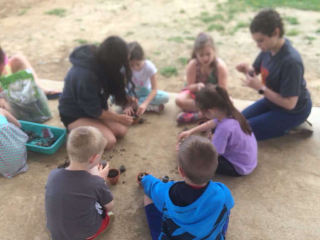 HeatherFerris10's tweet photo. @brcselem Mrs. Scott’s first grade spending time at the WEE Center with some help of high school students. @brcselem https://t.co/zuteQB9OHt