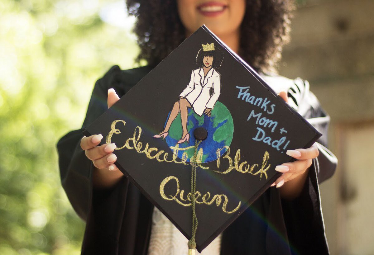 uniquelymickie's tweet photo. Graduating May 11th at 3:00 pm with my BS in Pharmaceutical Sciences, then two years left before I’m walking across the stage for my PharmD degree #PharmDToBe #futuredoctor #GraduatingWhileBlack #GradSzn https://t.co/ai0iFH3h70