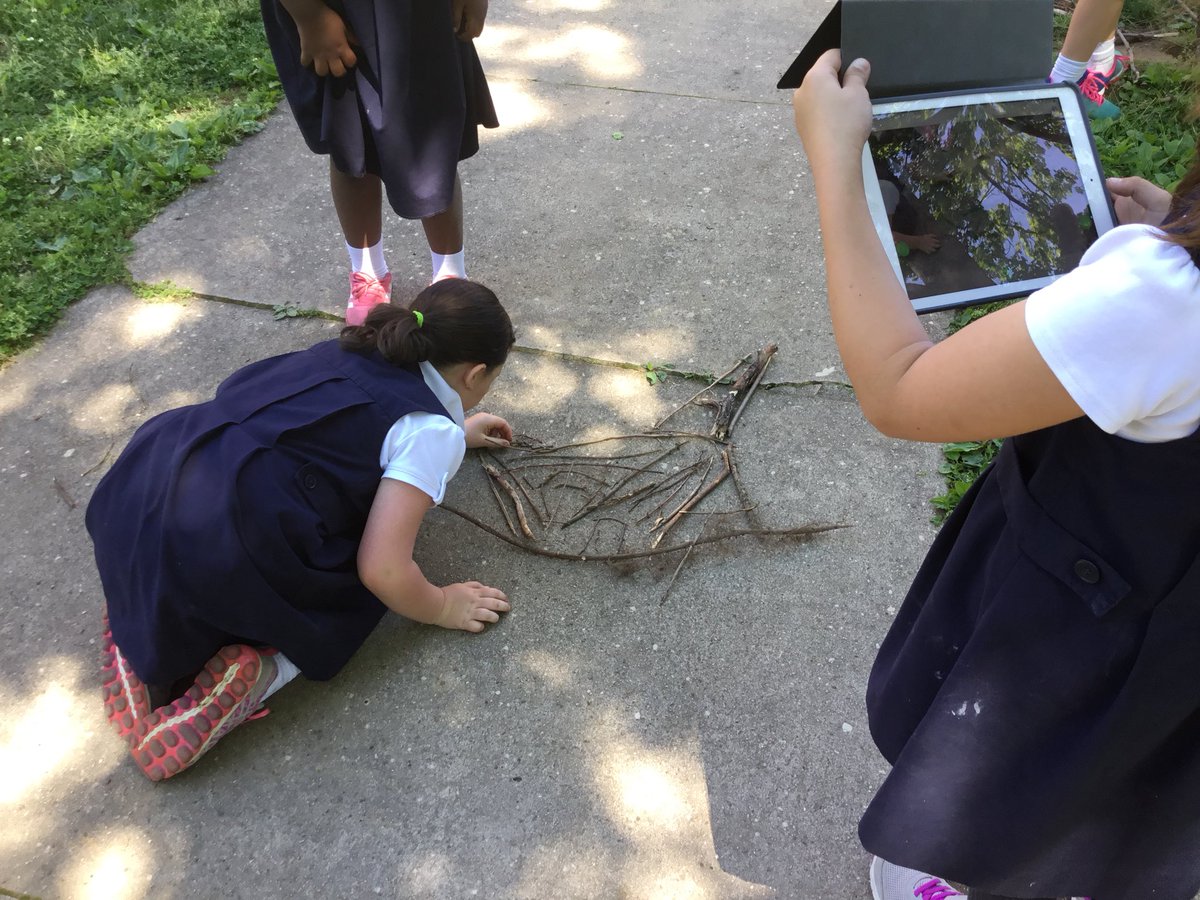 NicoleHubbs1's tweet photo. Nature is made of patterns and geometrical shapes, Level 1 students were challenged to find big and little sticks to make a nature inspired design using as many different shapes as possible. #learninginlevel1 #shmsbears #ArtisticTuesday https://t.co/nBB7kKthbf