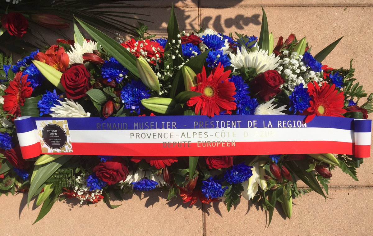 Phil_Maurizot's tweet photo. A #Fos_sur_Mer,commémoration de la victoire du 8 mai 1945, dans l'unité des générations pour perpétuer le devoir de mémoire.
Encore merci aux enfants de l'école Del Corso pour leur aide pour le dépôt de la gerbe de la #Région_Sud au nom de son Président @RenaudMuselier https://t.co/5ytV40SSKW