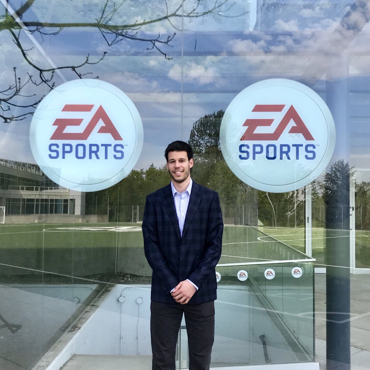 nbagleague's tweet photo. #GLeagueAlum @dujedukan got to visit @EASPORTS HC for his #CareerCrossover Job Shadow! https://t.co/gZo9JywlD4
