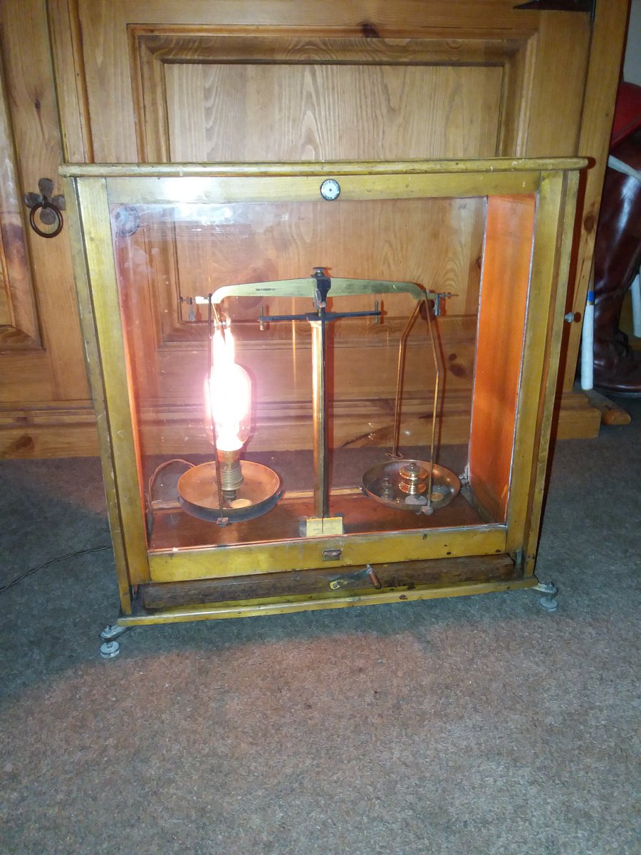 monkruss17's tweet photo. coming @retreat_vintage #upcycled #preloved #salvage #reclaimed #reinvent #reuse #fillyourhouse #UpcycledHour #repurpose #lamps #lighting #vintage #interiordesign #homedecor #Scientific #scales #Vintage #labscales #Victorian https://t.co/HOgo5gXtUe