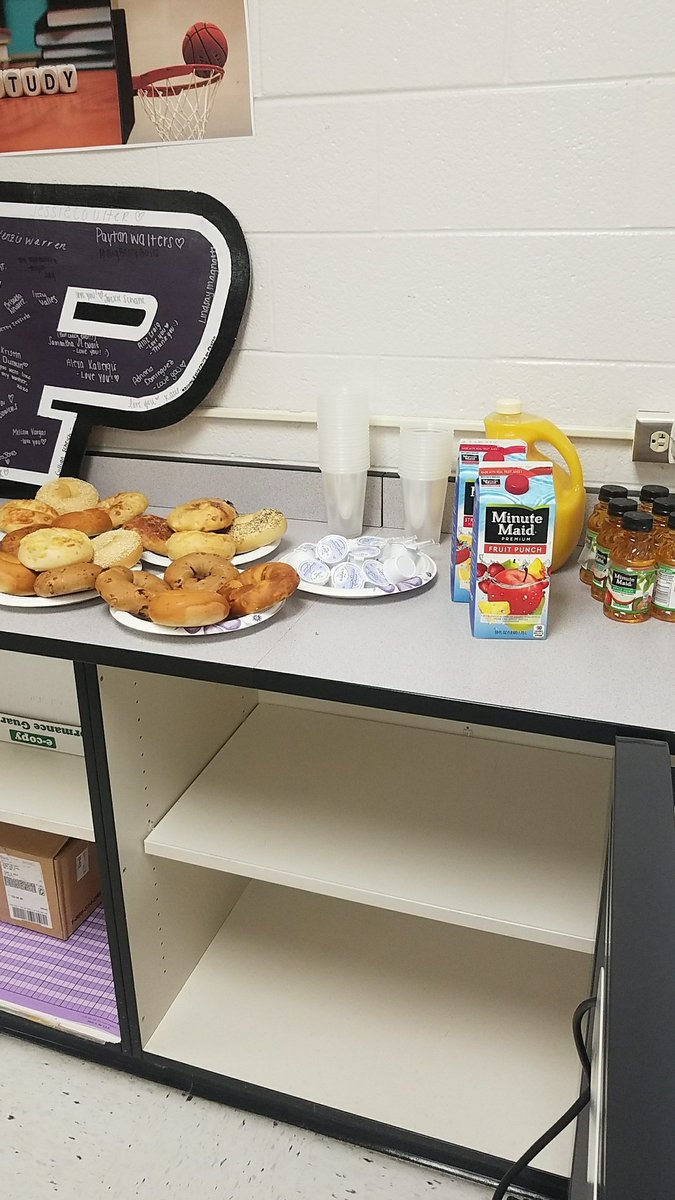 MrsJohnsonD88's tweet image. Ok, I lied! I&apos;m posting the picture!  Super proud of my AP Seminar students this year. I know they killed it on their EOC exam! #striveforafive #apcapstone #MsDellortosTeam