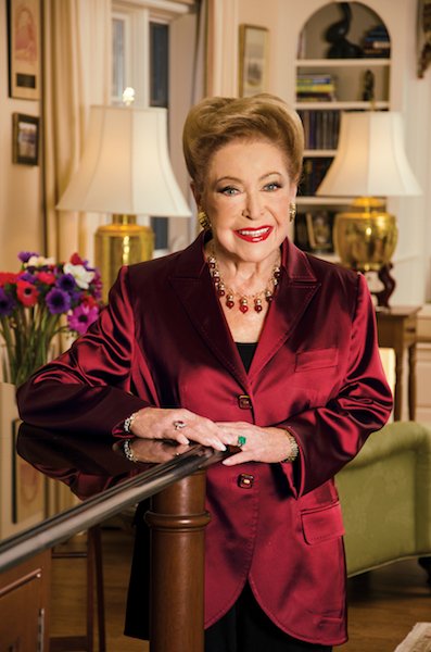 styleboston's tweet photo. Bestselling @simonschuster author #MaryHigginsClark talks with our own @CarolBeggy about her latest book I'VE GOT MY EYES ON YOU, her many fans, and her work on behalf of @FRAXAresearch All on our #blog https://t.co/S05NqpyhkS  #Photo credit Bernard Vidal https://t.co/540KcnLKeH