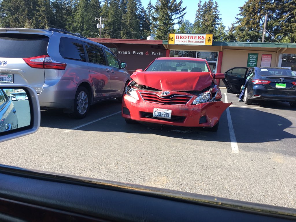 ESTRAsRadioShow's tweet photo. #TuesdayDownload Because everyone deserves to be prepared before being in a collision. #SubscribeToESTRA https://t.co/DB4g1Jua5E https://t.co/Ah94JTOIEK