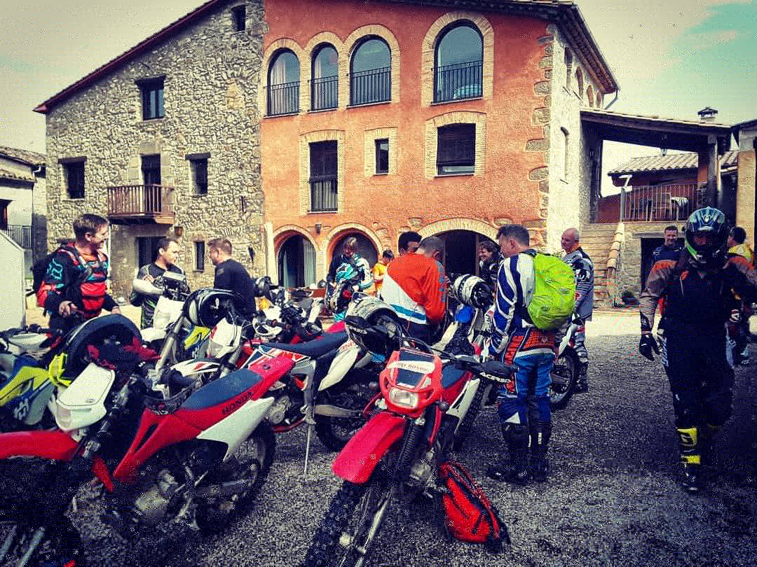 CdBondio's tweet photo. #girona_cat #lagarrotxa #mieres #casamieres #Christoph_Del_Bondio #endurotravel #transpyrenaica2018 #maig https://t.co/bwm02S2tBW