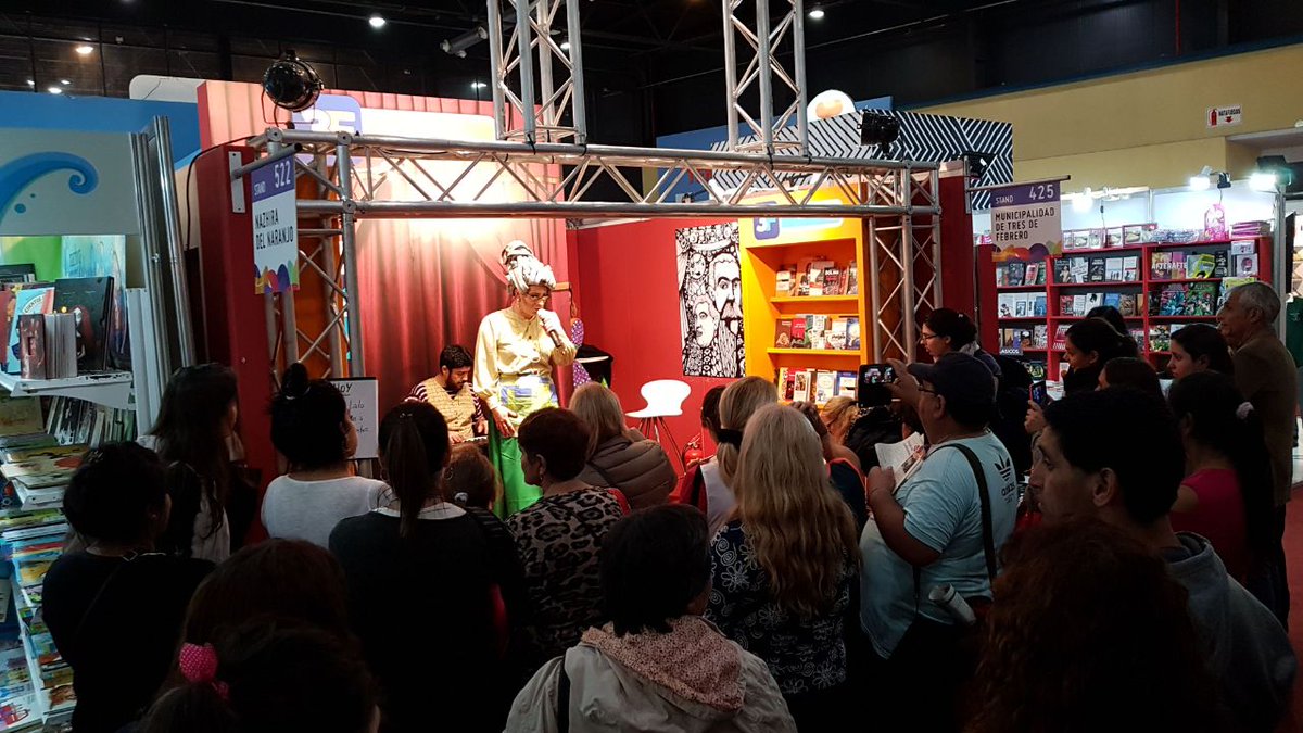Municipalidad3F's tweet photo. FERIA INTERNACIONAL DEL LIBRO DE BUENOS AIRES: Lola y Lalo les hicieron pasar un gran momento a chicos, chicas y adultos. Todos los días hay diversas actividades en el #Stand425 del #PabellónAzul. Te esperamos en el Predio de #LaRural, Avenida #SantaFe y #Sarmiento, #Palermo. https://t.co/1tigBdDSbv
