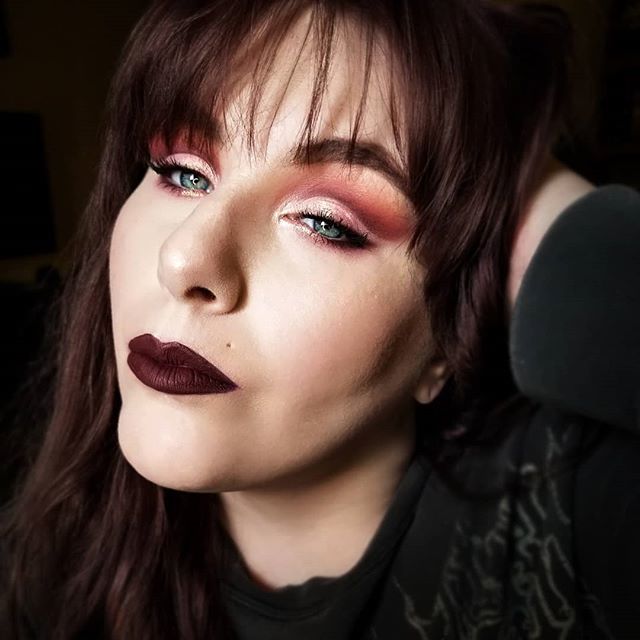 AnnaBankester's tweet photo. Just posted a new blog on #beebeauty link in bio! 
@hudabeauty Desert Dusk on the eyes
.
#cutcrease #hudabeauty #hudabeautydesertdusk #glam #beauty #beautyblog #bblogger #makeuplook #makeuplove #makeupbyme #makeupart #makeuplovers #makeuplife #makeupofth… https://t.co/ctuYxH4gFX https://t.co/1buJo1JEQJ