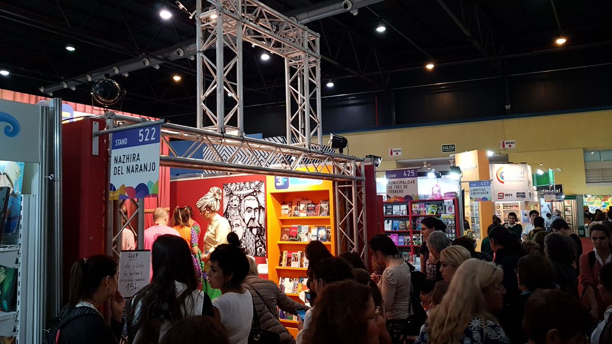 Municipalidad3F's tweet photo. FERIA INTERNACIONAL DEL LIBRO DE BUENOS AIRES: Lola y Lalo les hicieron pasar un gran momento a chicos, chicas y adultos. Todos los días hay diversas actividades en el #Stand425 del #PabellónAzul. Te esperamos en el Predio de #LaRural, Avenida #SantaFe y #Sarmiento, #Palermo. https://t.co/1tigBdDSbv