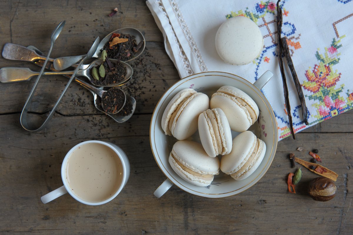 popuptea's tweet photo. Hello #CupcakeHour &amp; #GuiseleyHour bit late to the party as I went out for curry! Here's some of our masala chai macarons to make up for it! https://t.co/BsL1OafmAT