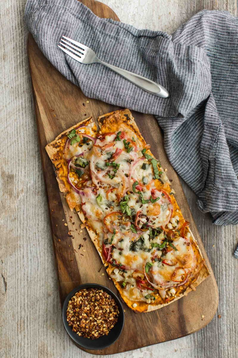 healthy_dinners's tweet photo. Summer Vegetable Flatbread https://t.co/aQ6nqBqAb2 https://t.co/xIUC29XeTB