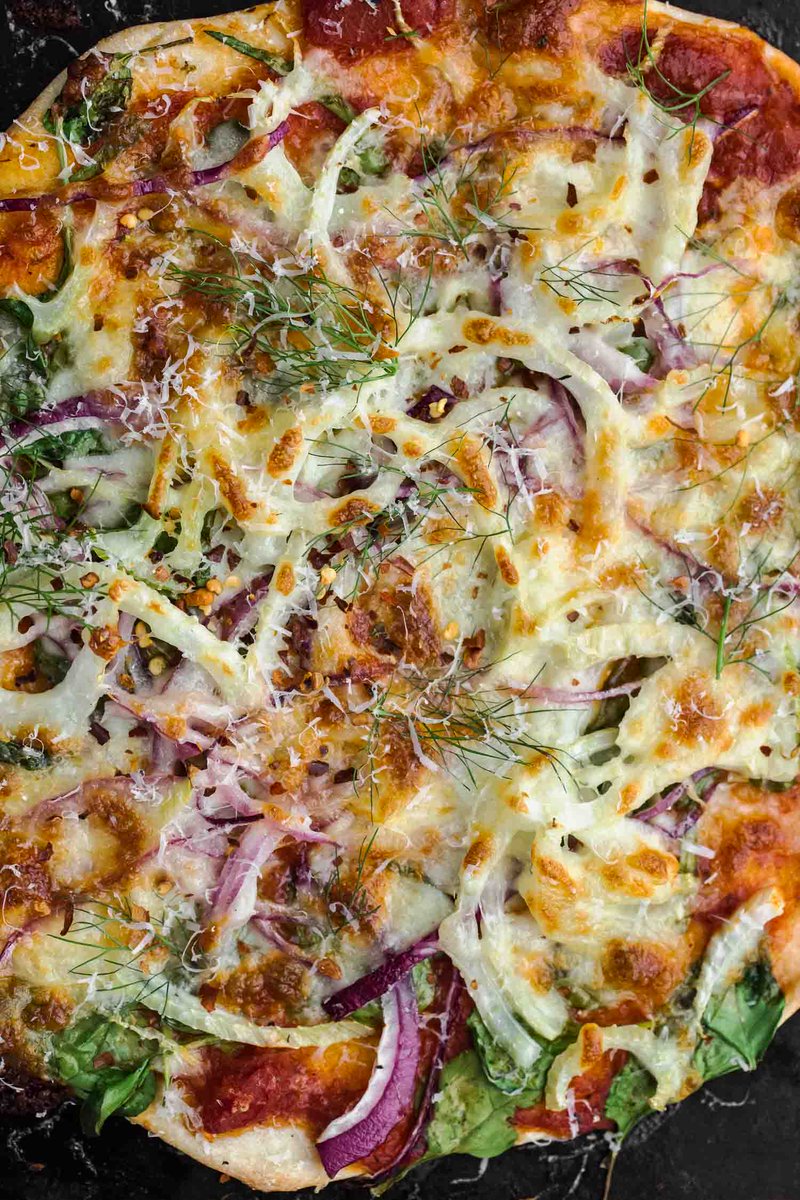 healthy_dinners's tweet photo. Spinach Fennel Pizza https://t.co/dfH70X4gXb https://t.co/9zO32BsCR4
