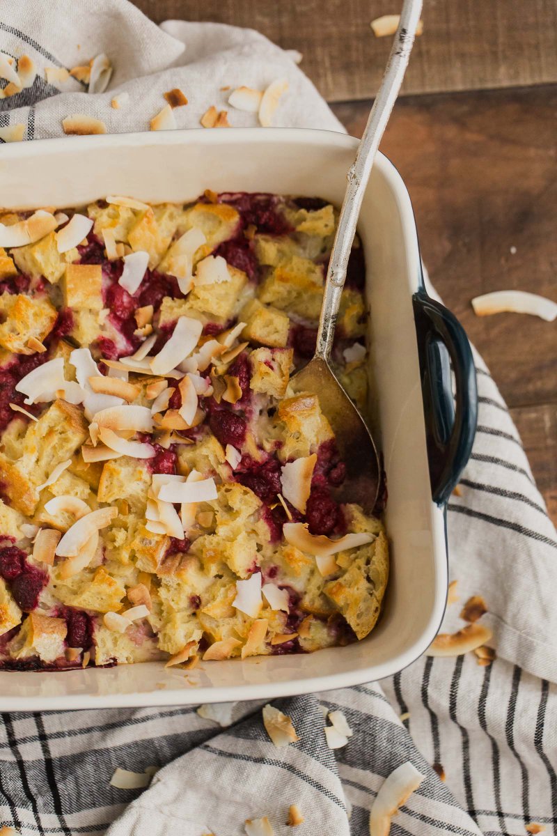healthy_dinners's tweet photo. Coconut Bread Pudding with Raspberries https://t.co/9JoeVzOJpj https://t.co/pmLIJyvT3A